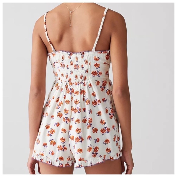 LAST CHANCE Urban Outfitters Betti Floral Print Linen Blend Romper - Picture 3 of 7
